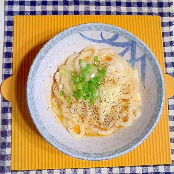 粉チーズの釜玉うどん♪